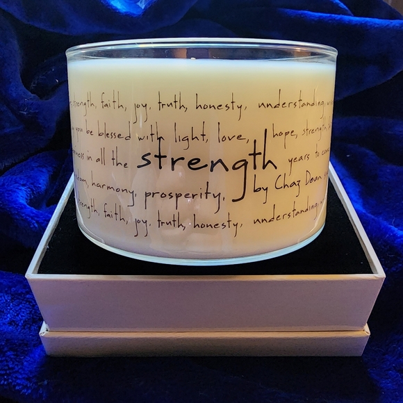 Brand new Wen "Strength" soy candle 22 oz - Picture 4 of 8